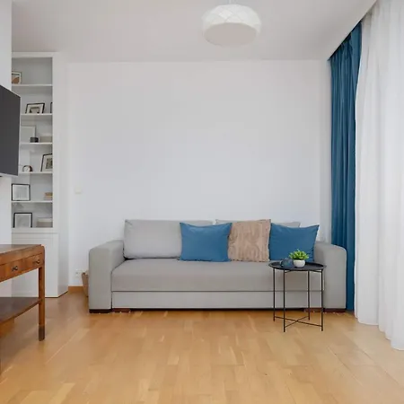Апартаменты Modern With Parking & Balcony Near The Underground Station By Renters Варшава