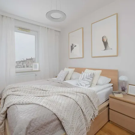Modern With Parking & Balcony Near The Underground Station By Renters