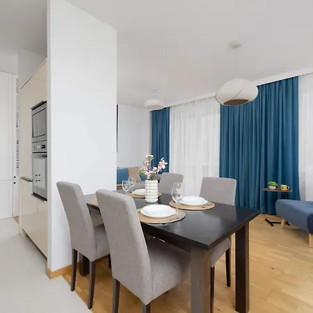 Modern With Parking & Balcony Near The Underground Station By Renters Апартаменты