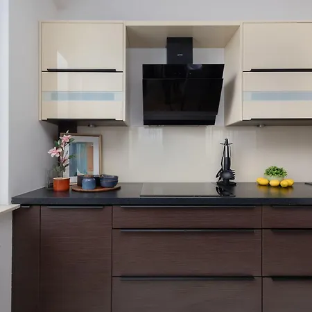 Апартаменты Modern With Parking & Balcony Near The Underground Station By Renters Варшава
