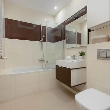 Modern With Parking & Balcony Near The Underground Station By Renters Варшава