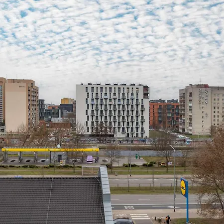 Modern With Parking & Balcony Near The Underground Station By Renters Апартаменты